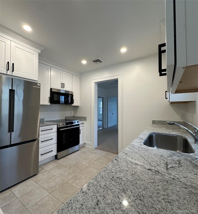 Building Photo - 37 Church St