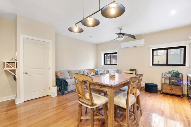 Building Photo - 603 1st St