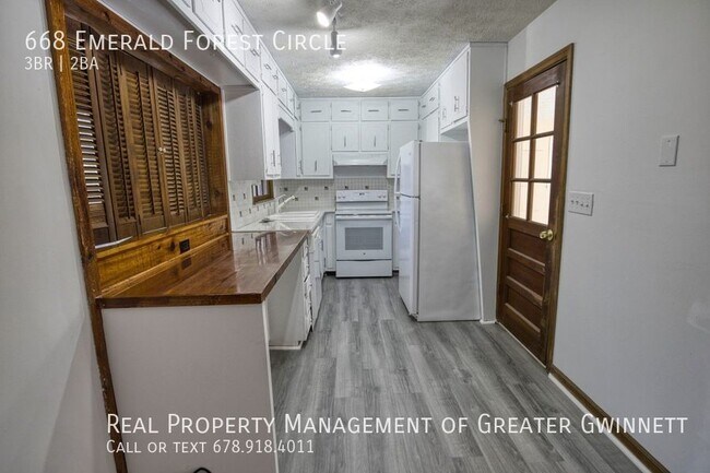 Building Photo - Beautiful Ranch Home with Sky Lights and L...