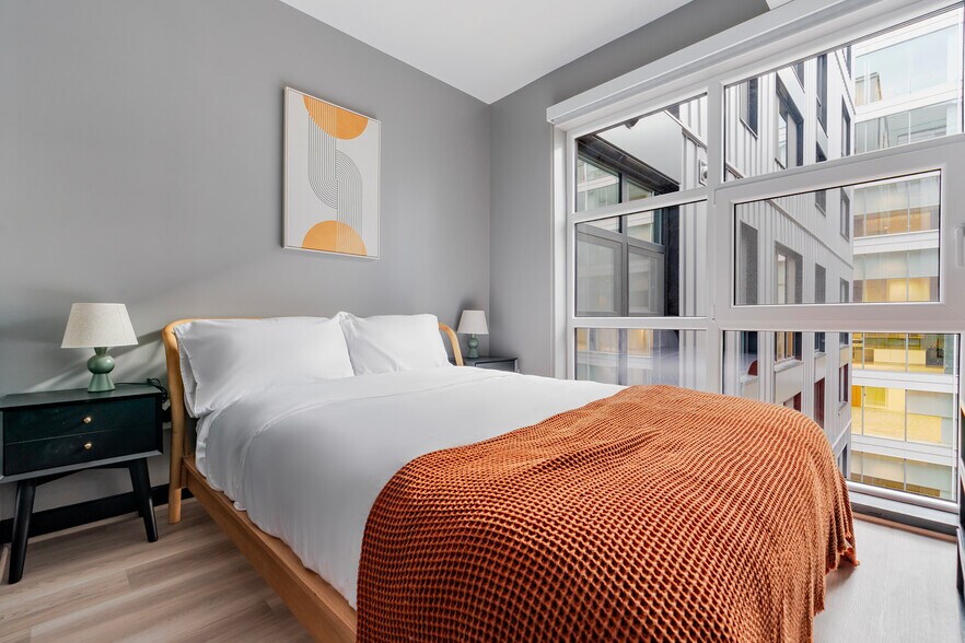 Building Photo - 1313 L St NW