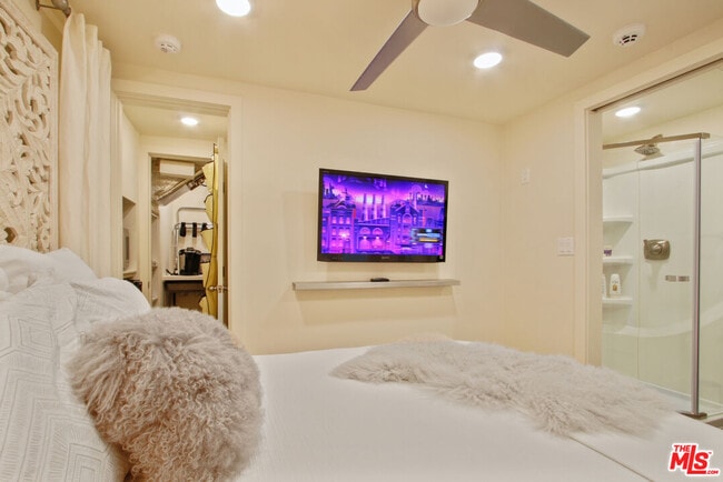 Building Photo - 9416 Beverlycrest Dr