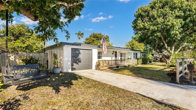 Primary Photo - 1701 SW 12th Ave