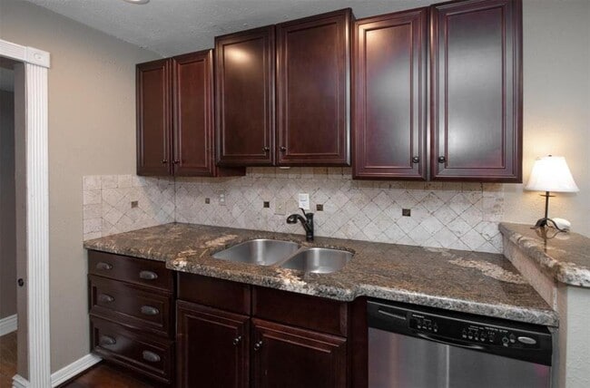 Building Photo - 17618 Autumn Trails Ln