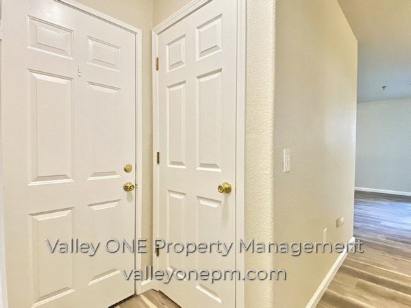 Building Photo - 1160 E Monte Vista Ave