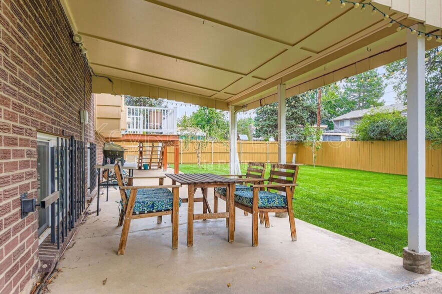 Building Photo - 2796 S Quay Way