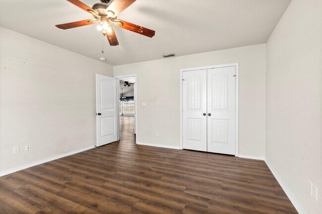 Building Photo - 3212 Oriental Ave