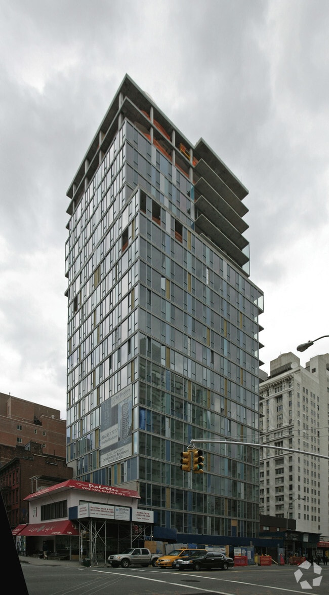 Building Photo - One Ten Third