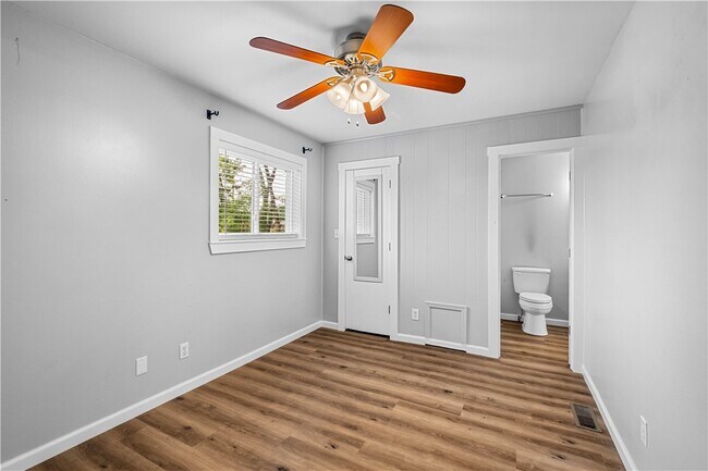Building Photo - 574 S Sang Ave