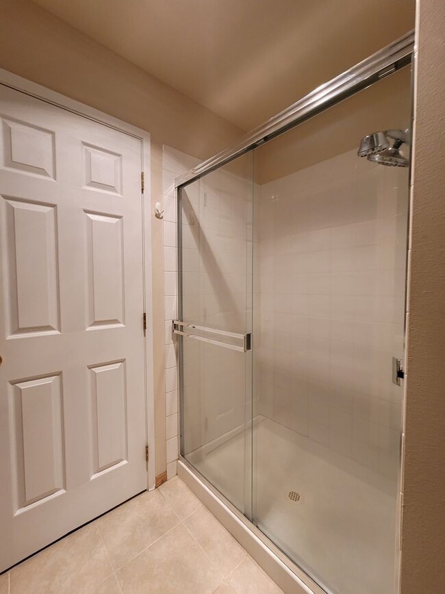 Building Photo - 2 Bedroom Townhome in Desirable Summerwind!