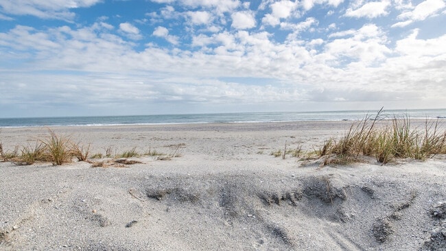 Building Photo - 1383 Debordieu Blvd