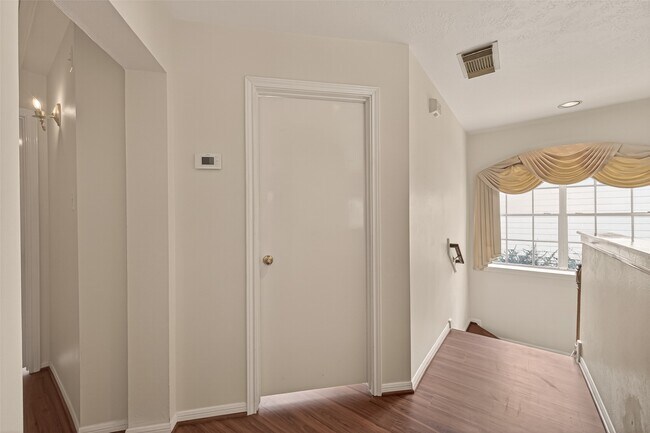 Building Photo - 15903 Timber Chase Dr