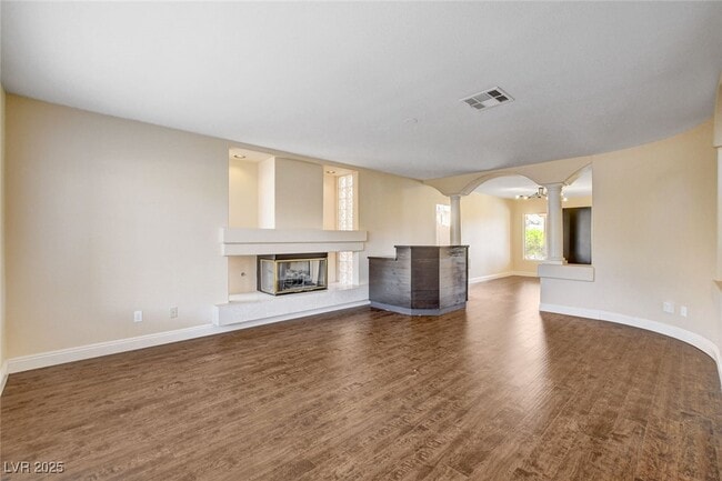 Building Photo - 2707 Mallard Landing Ave