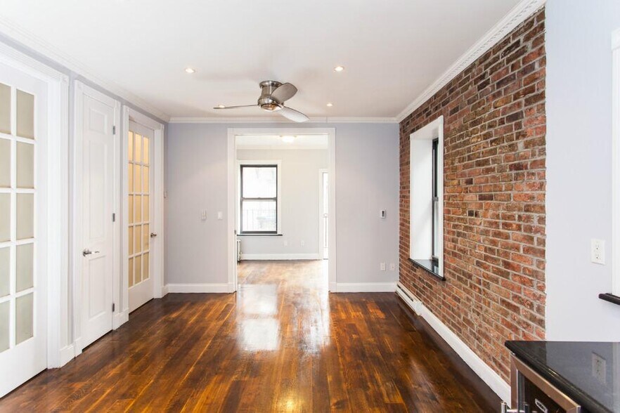 Building Photo - 434 W 52nd St