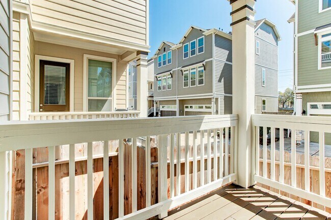 Building Photo - 1512 Reed Hollow Ln