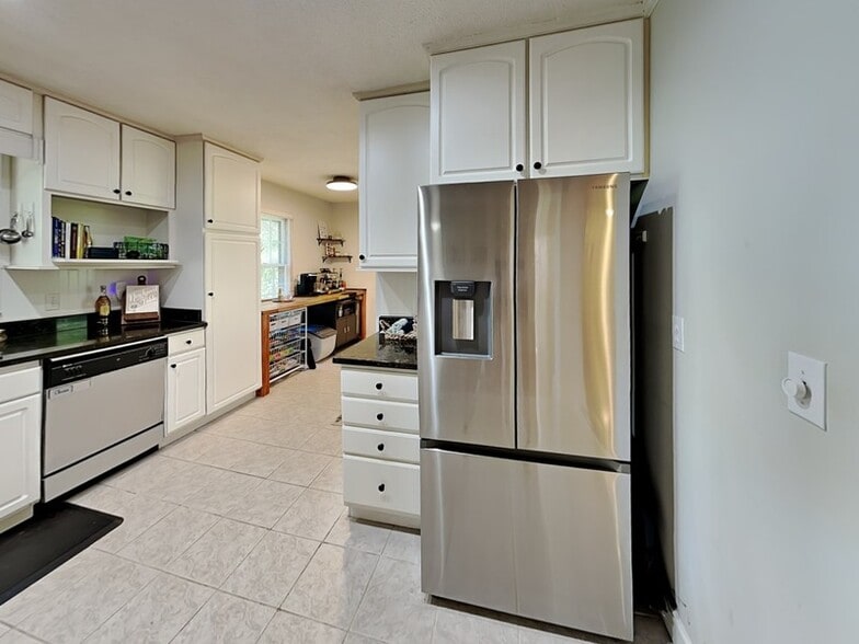 Building Photo - 456 Mark Ave