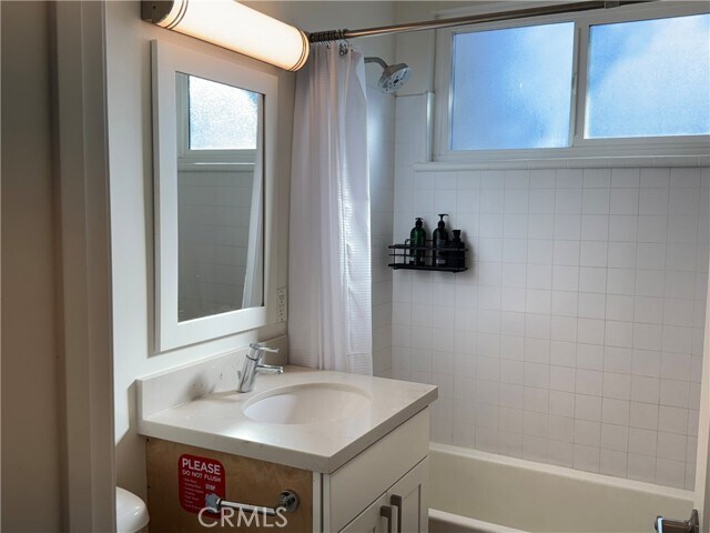 Building Photo - 251 N Oakland Ave