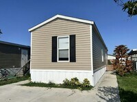 Building Photo - 1730 Daffodil Ave