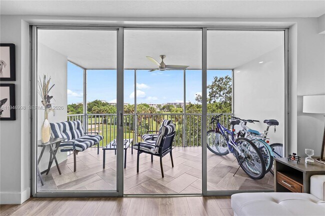 Building Photo - 2661 S Course Dr