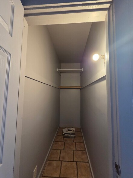 Building Photo - 6657 S Minerva Ave