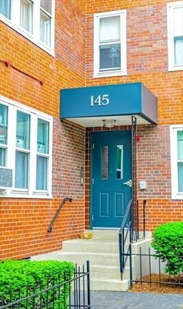 Building Photo - 145 Farragut Rd