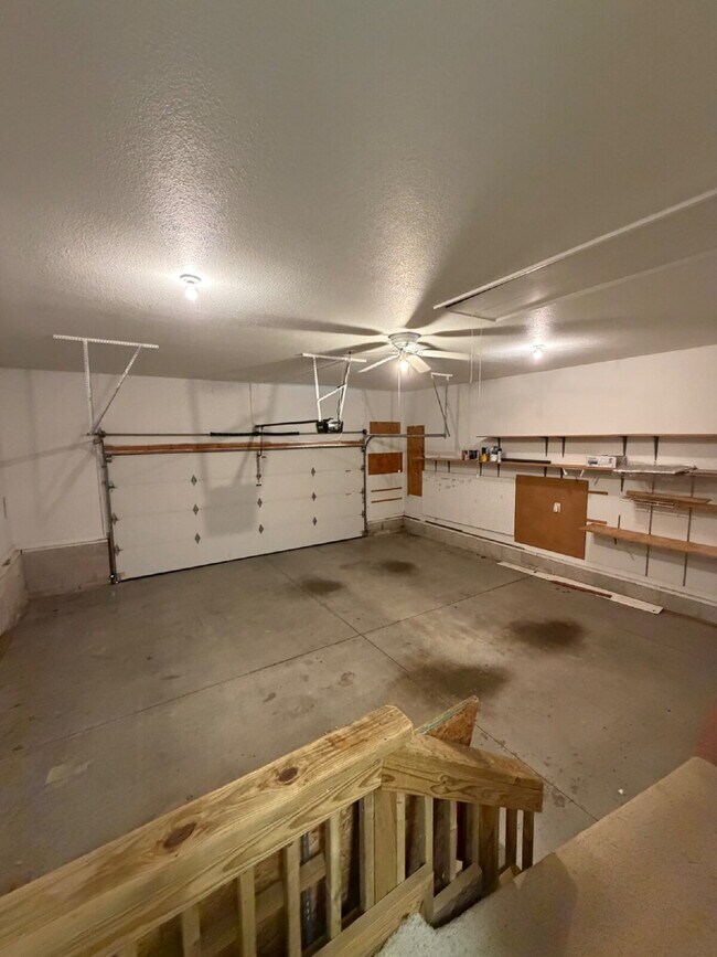 Building Photo - "Charming 3-Bedroom Summerbrooke home with 2 Full Baths with Fenced in, flat back yard”