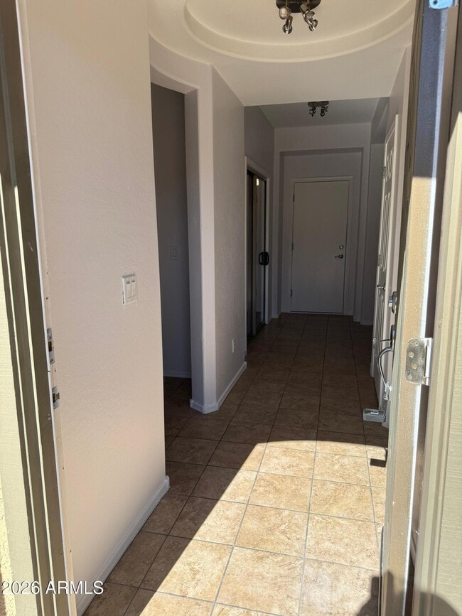 Building Photo - 4752 E Laurel Ave