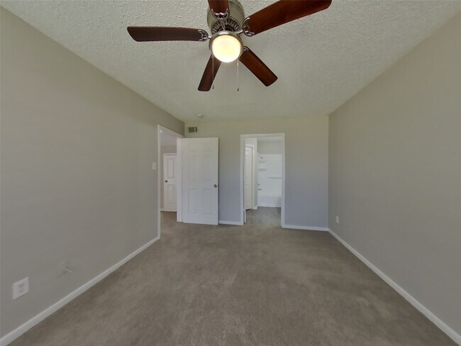 Building Photo - 7740 Sign St