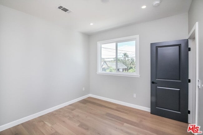 Building Photo - 1239 S Highland Ave