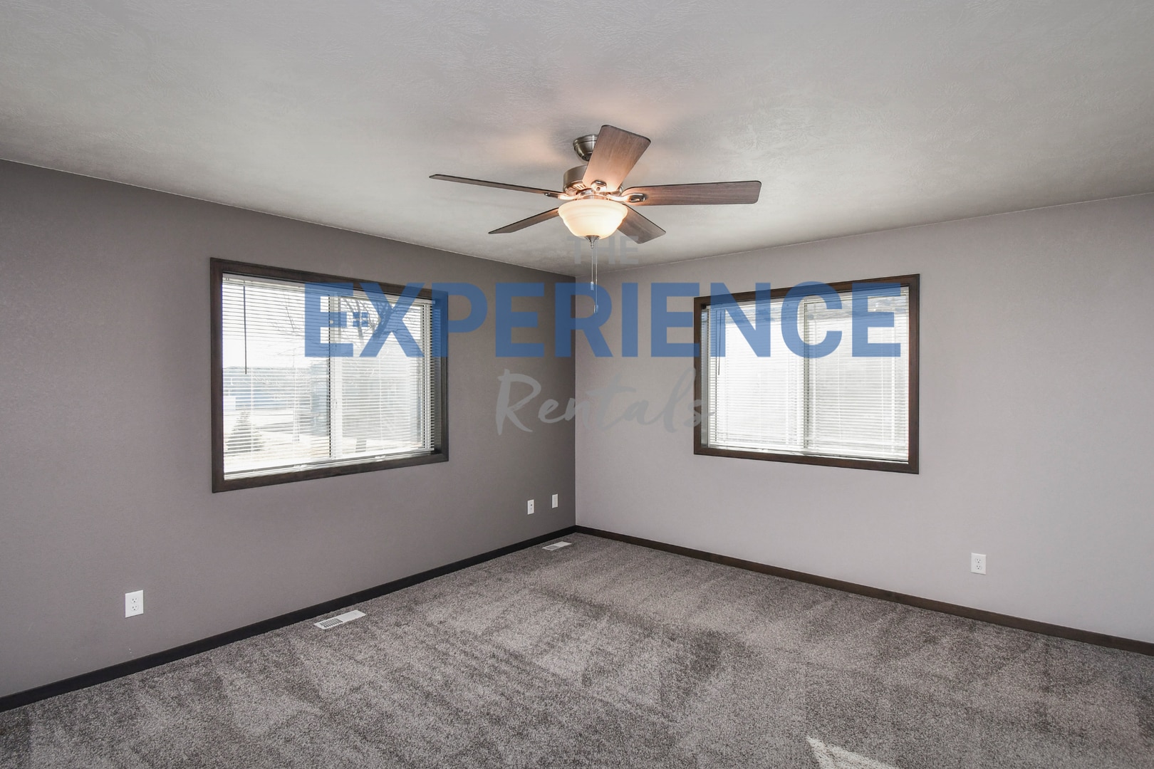 Building Photo - 3704 S Outfield Cir