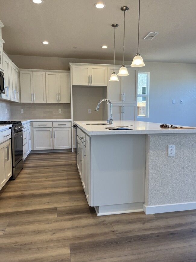 Building Photo - 1761 Lockwood Dr