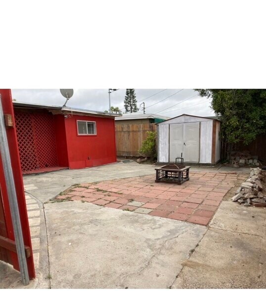 Building Photo - 4640 Clairemont Dr