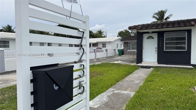 Building Photo - 7235 SW 23rd St