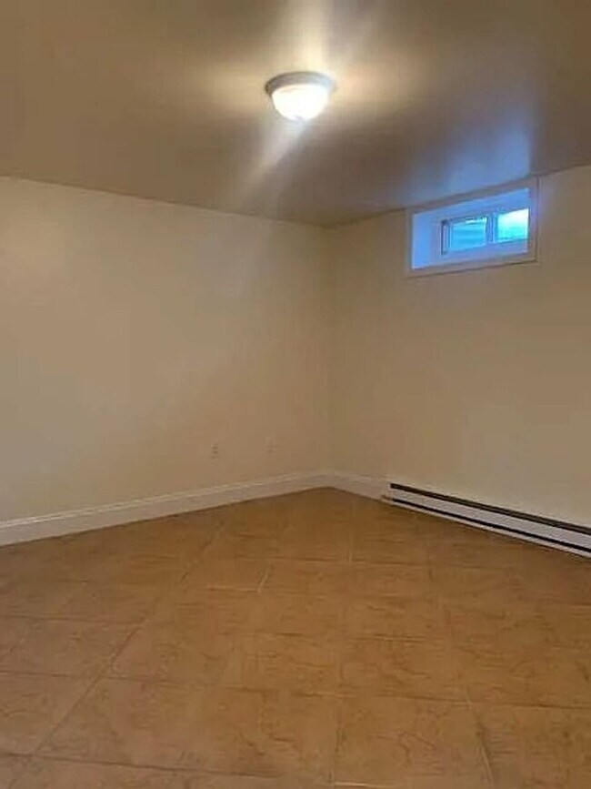 Building Photo - For Rent - Charming 2 Bed / 1 Bath Home in Stormville, NY (1,000 Sq Ft)