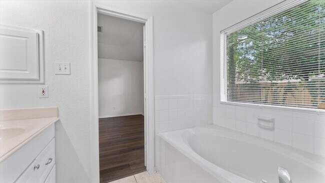 Building Photo - 111 N Misty Dawn Dr