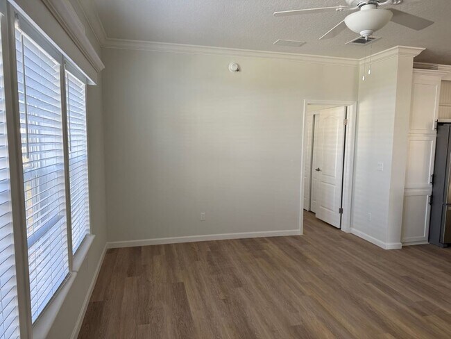 Building Photo - 7711 Desoto Dr