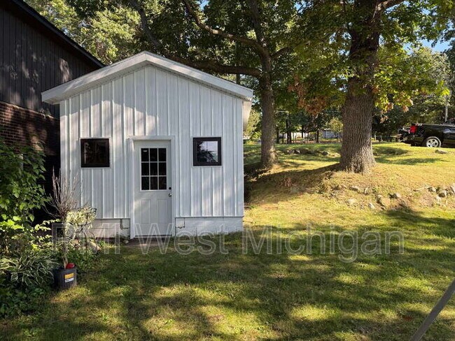 Building Photo - 12495 Oakwood Shores St