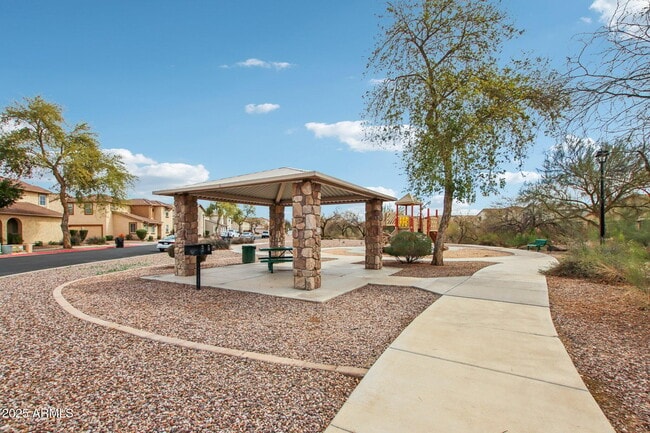 Building Photo - 10220 E Isleta Ave