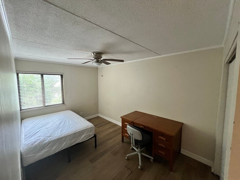 Building Photo - 2718 Painter Ave SW