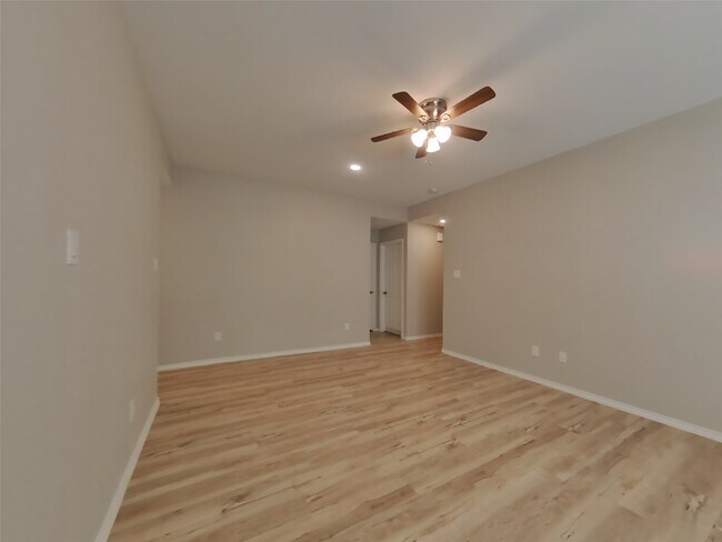 Building Photo - 17588 Rosewood Manor Ln