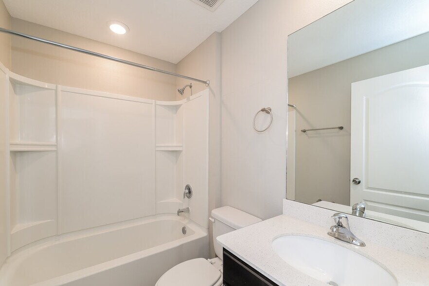 Building Photo - 246 Hyacinth Ct