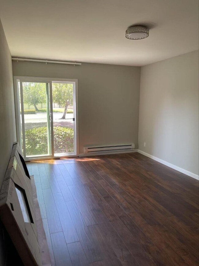 Building Photo - 1091 Shell Blvd