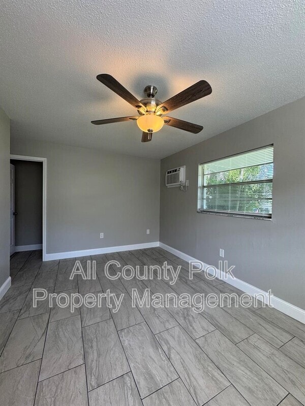 Building Photo - 1110 W Lime St