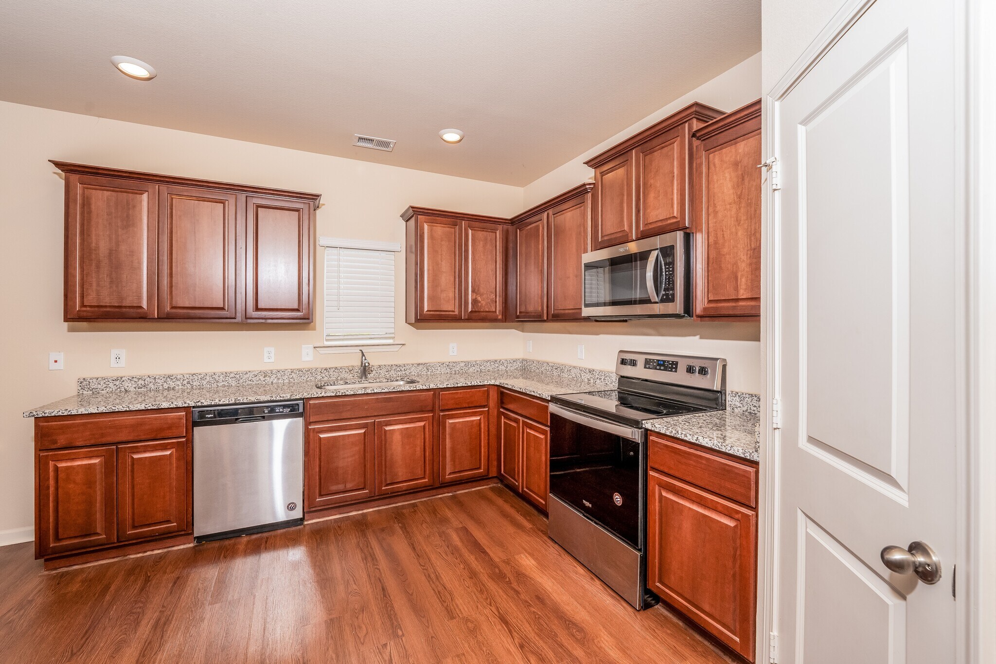 Building Photo - 375 Clover Cir