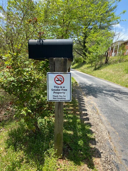 No Smoking Property - 60 Webb Cove Rd