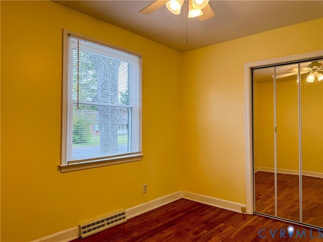 Building Photo - 904 Forestview Dr