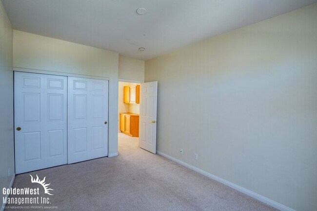 Building Photo - Stunning 3Bdm 2.5Ba Two-Story Home in Peccole Ranch!