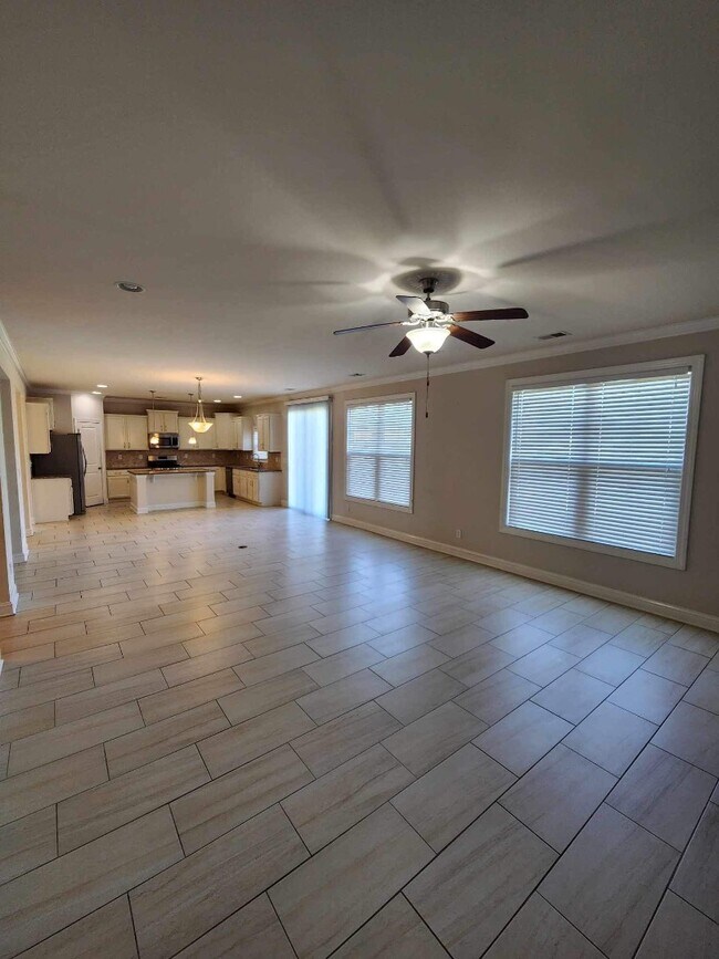 Building Photo - 5428 Sunset Lake Ln
