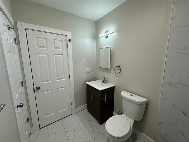 Building Photo - 34-36 Abbotsford St