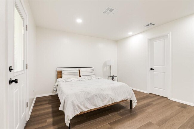Building Photo - 3613 NW 53rd St