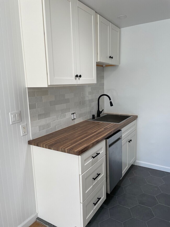 Remodeled Galley Kitchen - 2522 Lake View Ave